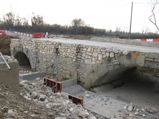 Le parapet est "raclé"